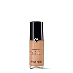 ARMANI BEAUTY perfect glow flawless foundation 5.25